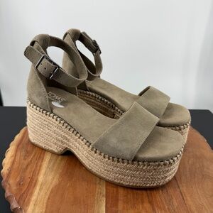 Toms Tan Platform Sandals